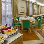 Cinquentenario & Conference Center فاطمة