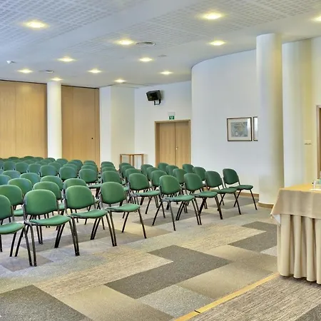 Hotel Cinquentenario & Conference Center 4*