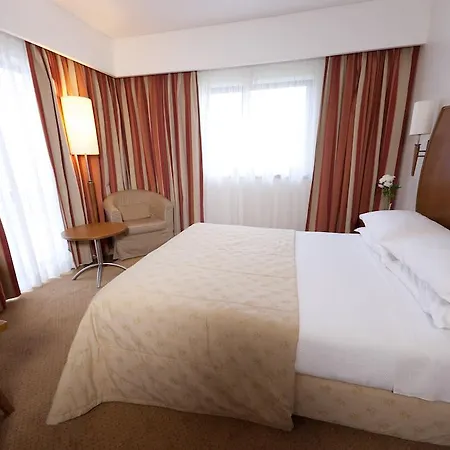 Cinquentenario & Conference Center