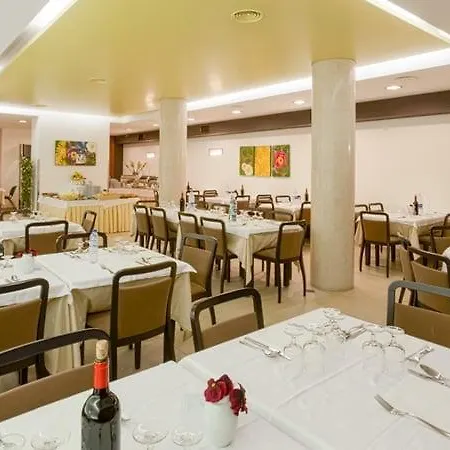 Cinquentenario & Conference Center Отель