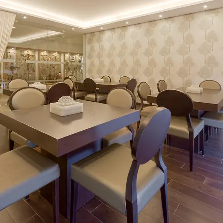 Cinquentenario & Conference Center 4*