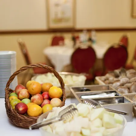 Cinquentenario & Conference Center Hotel 4*