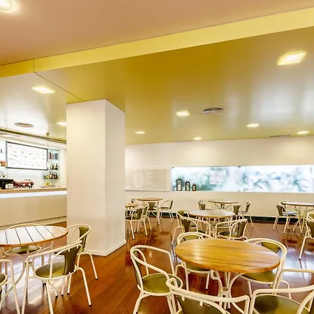 מלון Cinquentenario & Conference Center 4*