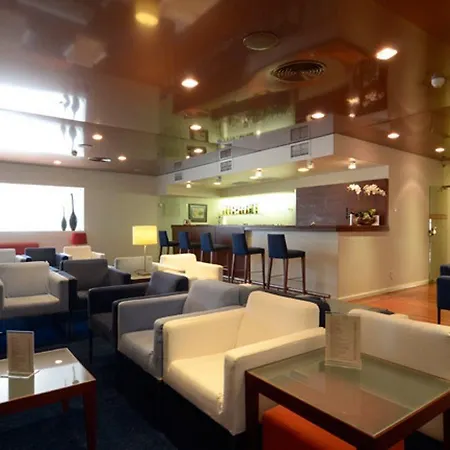 Отель Cinquentenario & Conference Center 4*