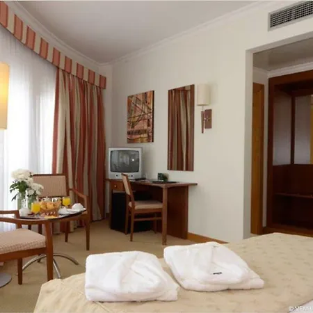 호텔 Cinquentenario & Conference Center