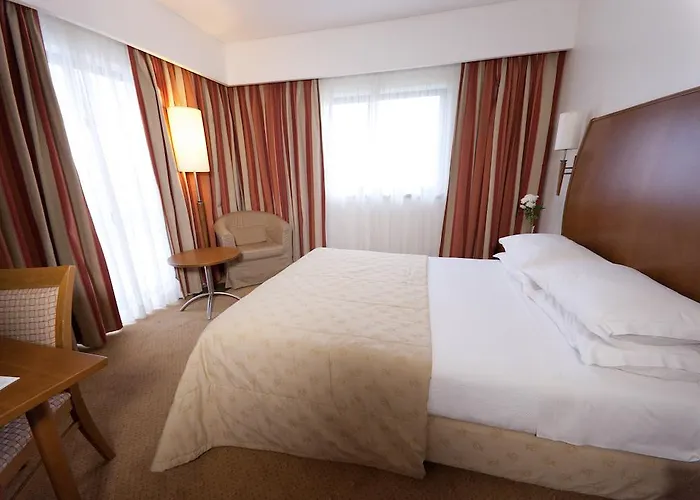 Cinquentenario & Conference Center