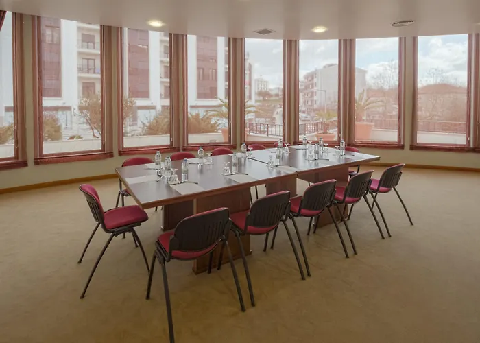 Cinquentenario & Conference Center فاطمة