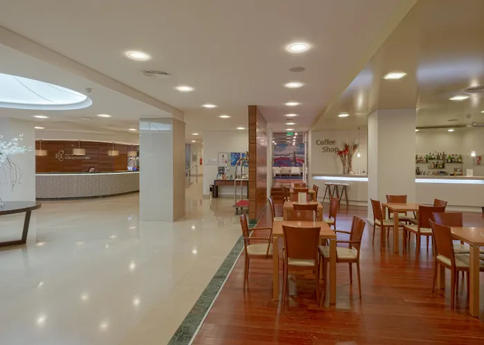 فندق Cinquentenario & Conference Center 4*