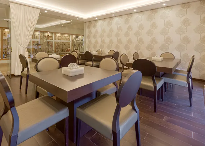 Cinquentenario & Conference Center 4*