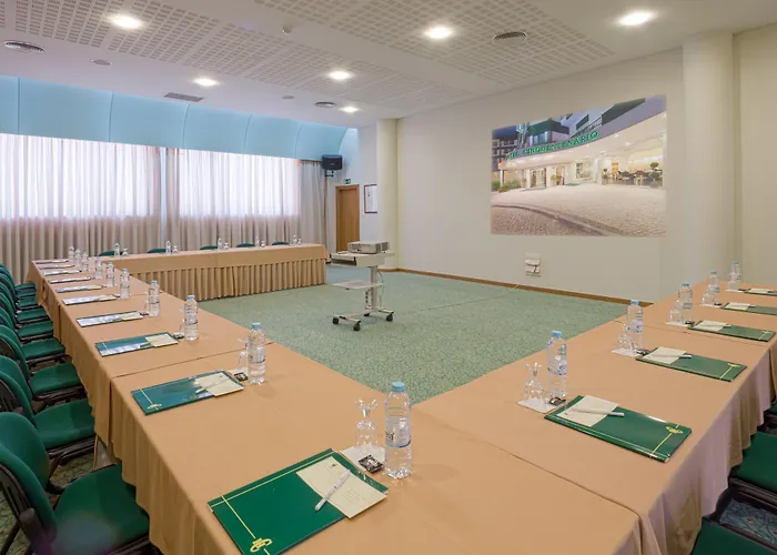 Cinquentenario & Conference Center فندق