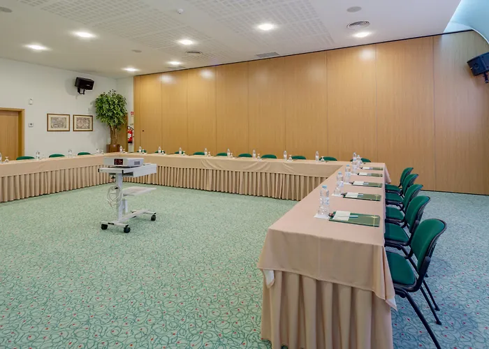 Hotel Cinquentenario&conference Center 4*