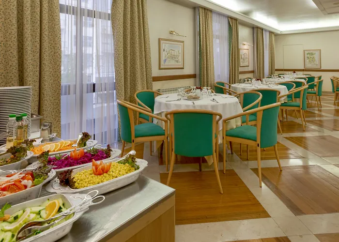 Cinquentenario & Conference Center فاطمة