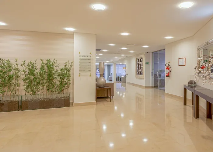 فندق Cinquentenario & Conference Center 4*