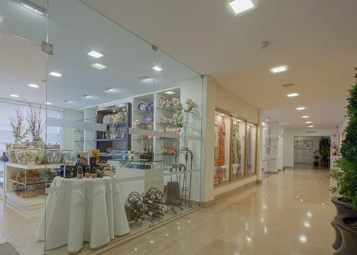 فندق Cinquentenario & Conference Center