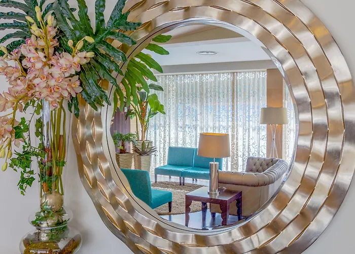 فندق Cinquentenario & Conference Center 4*