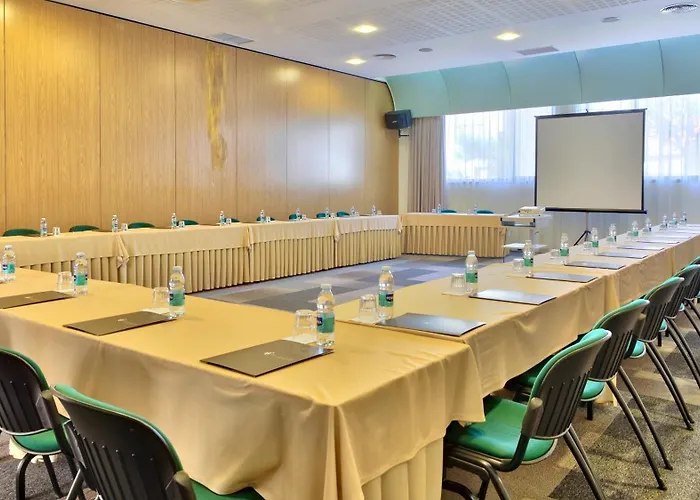 Cinquentenario & Conference Center 4*