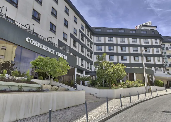 Cinquentenario & Conference Center فندق