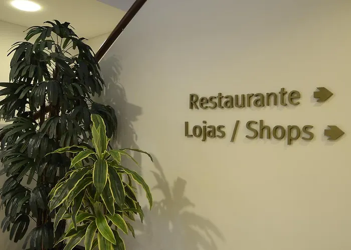 Cinquentenario & Conference Center فاطمة