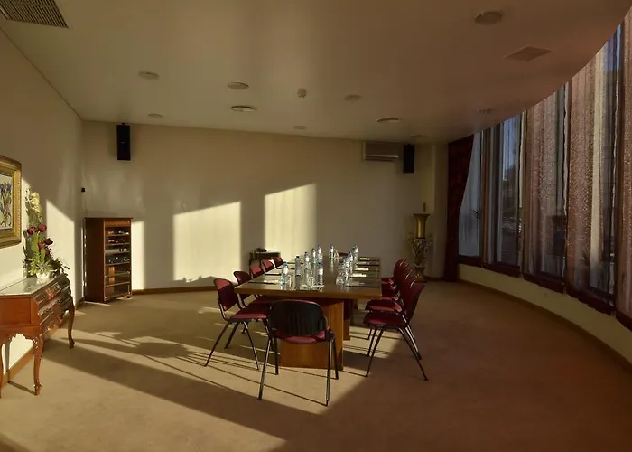 Cinquentenario & Conference Center 4* فاطمة